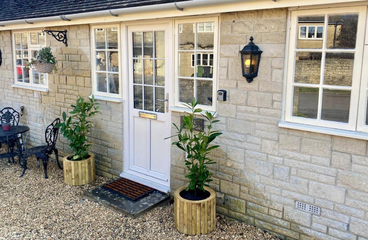 Well Cottage: A Cotswold Cottage At The Heart Of The Village Of Crudwell Exterior foto
